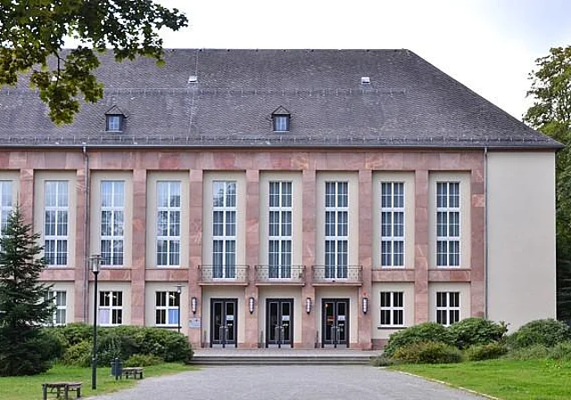 Kulturhaus Aue, Stadtgartenseite, Haupteingang