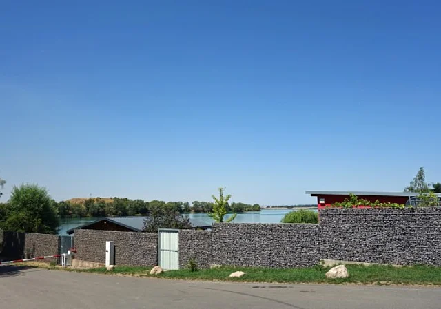 Blick vom Zugang Alperstedter Landstraße (Ostufer)
