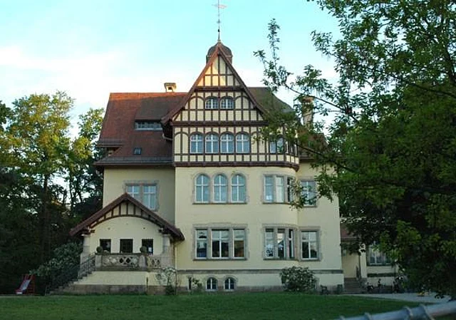 Dresden-Blasewitz, Scherz-Villa, Dresden International School