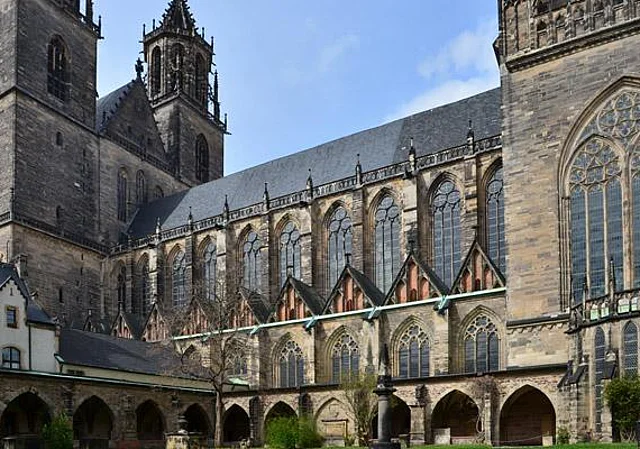 Kreuzhof, Südseite des Doms