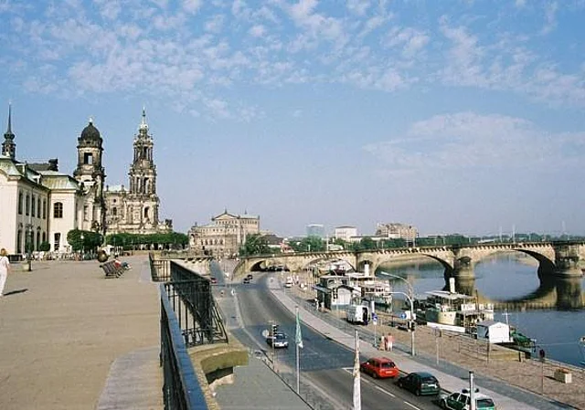 Blick Richtung Westen, Elbe, Augustusbrücke