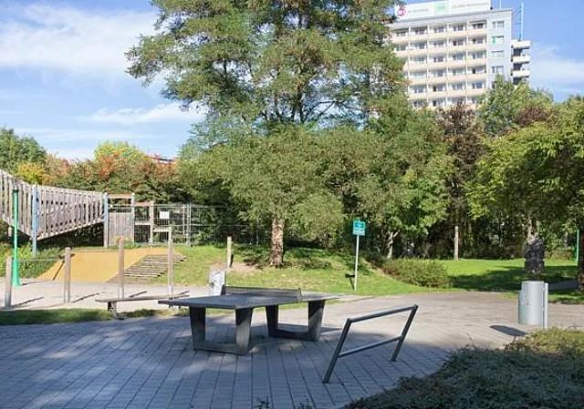 Tischtennisplatz am Pavillon