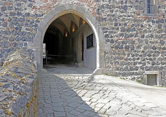 Kornhausdurchfahrt (rechts: Zugang Kassenbereich)