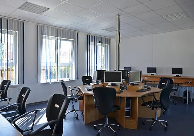 Internetcafé im Obergeschoss