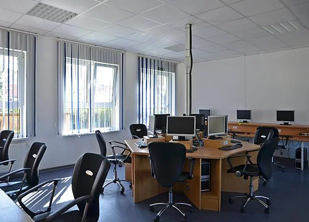 Internetcafé im Obergeschoss 
