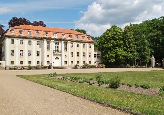 Neues Schloss Tangerhütte, Vorderansicht