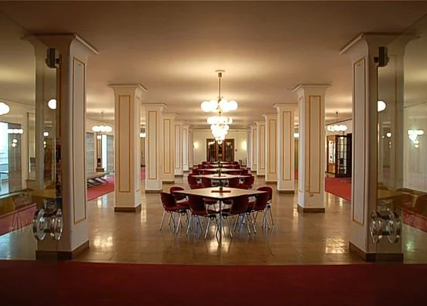 Wandelhalle im Erdgeschoss 