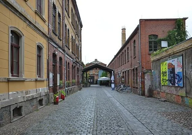 Innenhof, Blick nach Westen