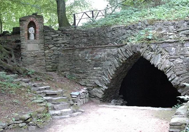 Eingang zum Weinkeller