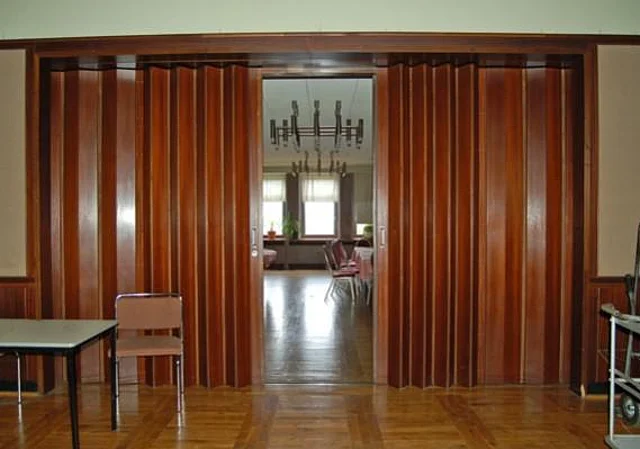 Schiebetür im Großen Saal