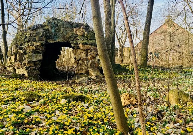 Rittergut Etzdorf, Grotte