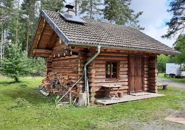 Blockhütte am Froschteich Westseite