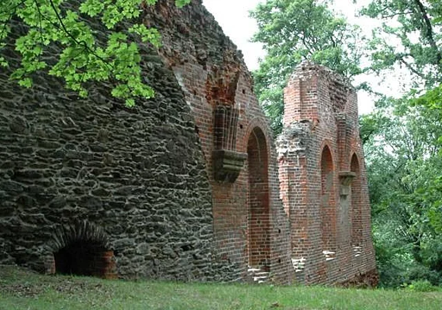 Ruinen des Sommerrefektoriums