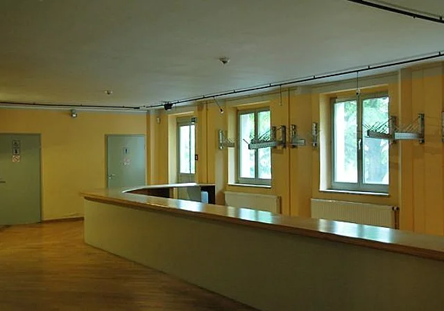 Puschkinhaus, Seitenfoyer, Garderobe