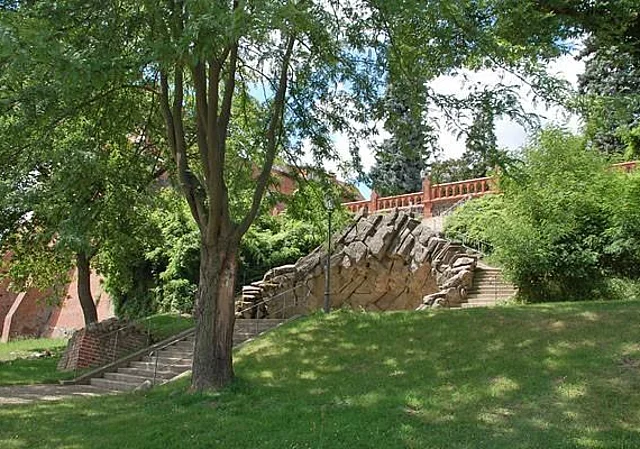 Treppe zur Anlage, Osten