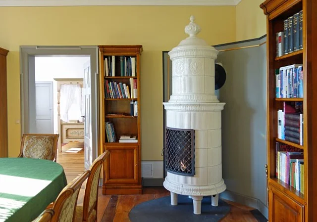 Kamin Bibliothek