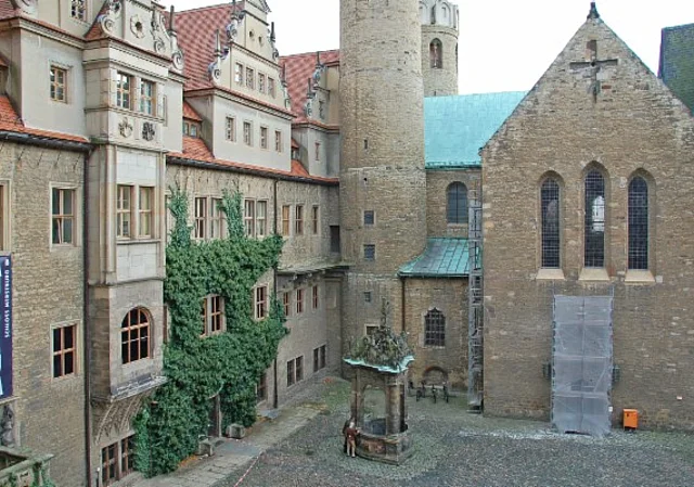Ostflügel und Dom, Nordwest