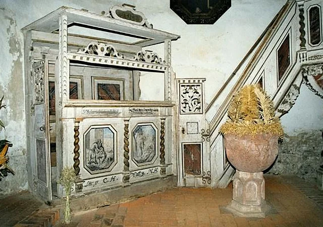 Kirchenraum, Beichtstuhl