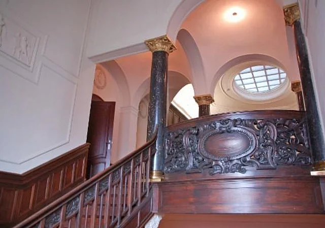 Treppe zum 1. Obergeschoss