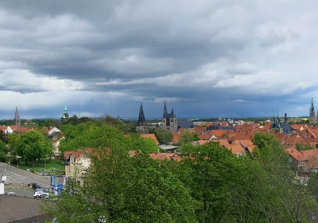 Münzenberg, Blick auf Quedlinburg