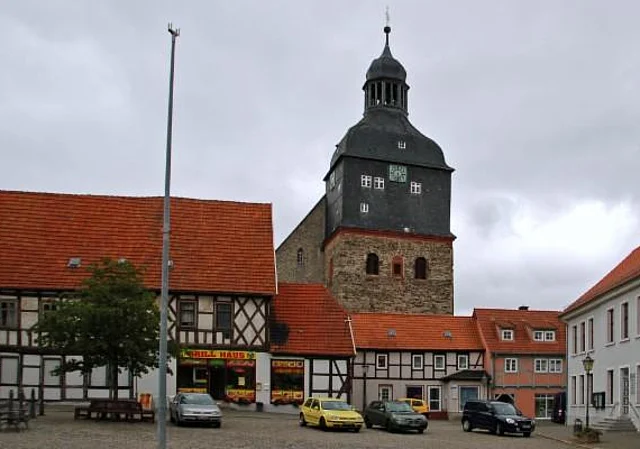Marktplatz und St. Marien nach Osten