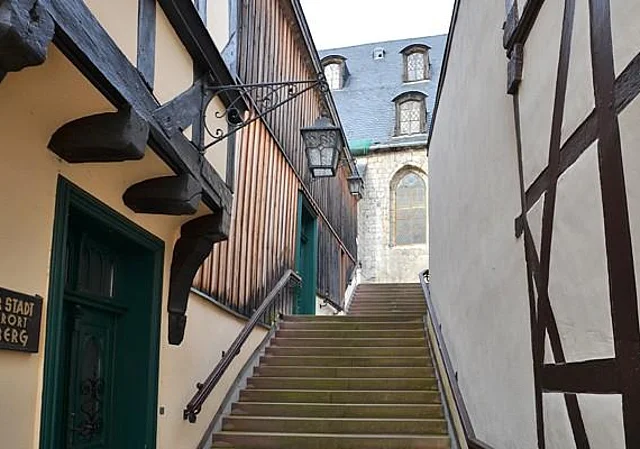 Treppe vom Markt zum Schloss
