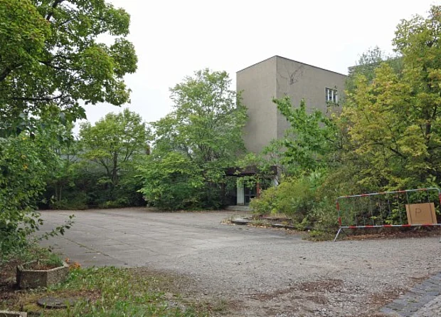 Vorplatz 