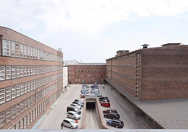 Hof, Zufahrt Tiefgarage