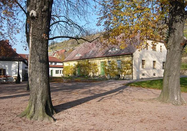 Kastanienterrasse, Pressenhaus