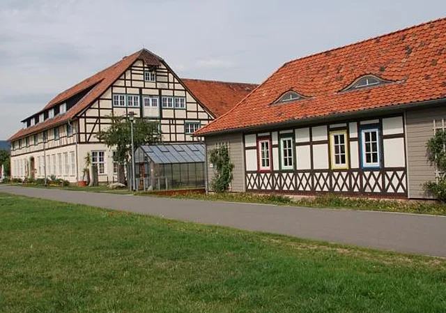 Bürgerpark, Schäferhaus und ehemaliger Schafstall nach Westen