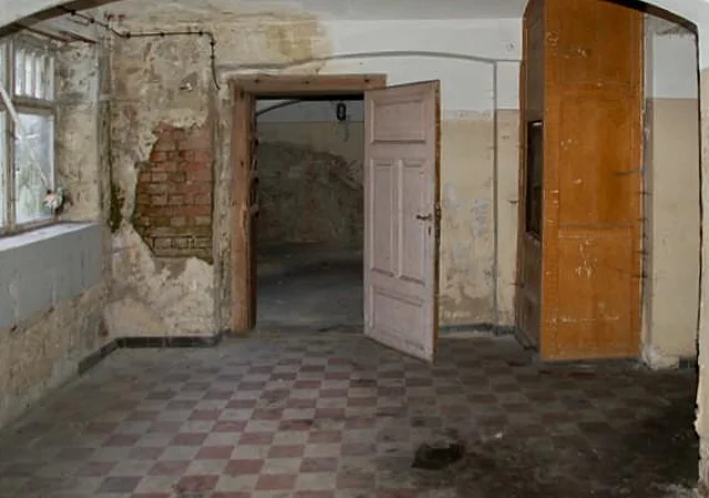 Souterrain, ehemalige Küche und Wirtschaftsräume