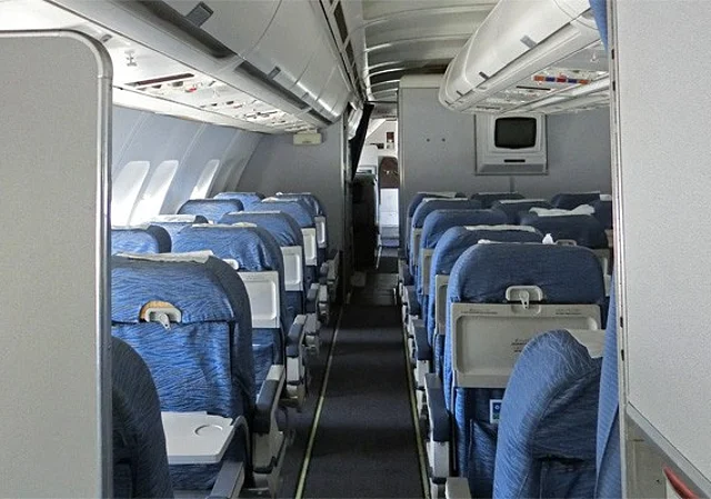 Airbus A310, Economy Class vorderer Teil