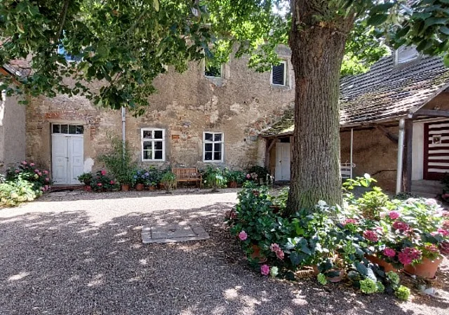 Burg Liebenau, Innenhof