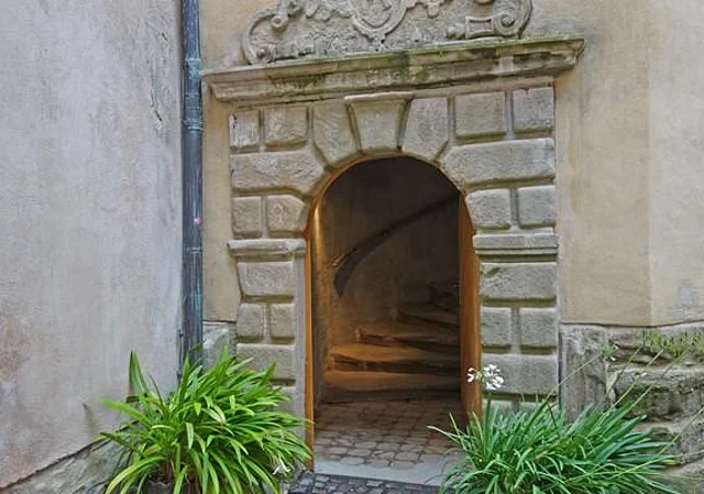 Eingang Turm (Wendeltreppe)