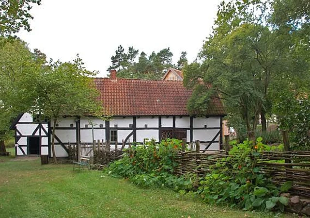 Hof Winkelstedt: Speicher und ländlicher Garten