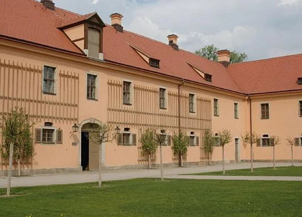 Innenhof, Verwaltungstrakt 
