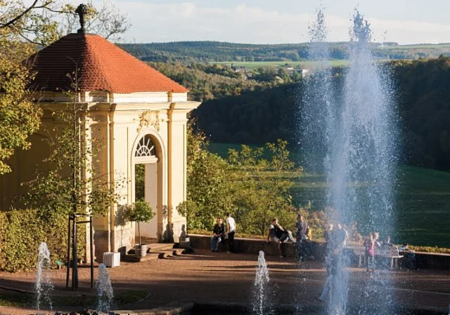 Sieben Künste mit Pavillon