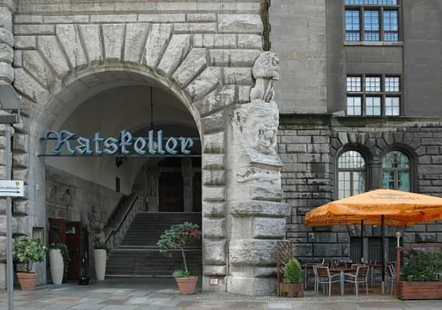 Eingang Ratskeller, Ostseite