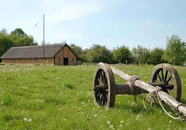 Blick zum Ausstellungshaus