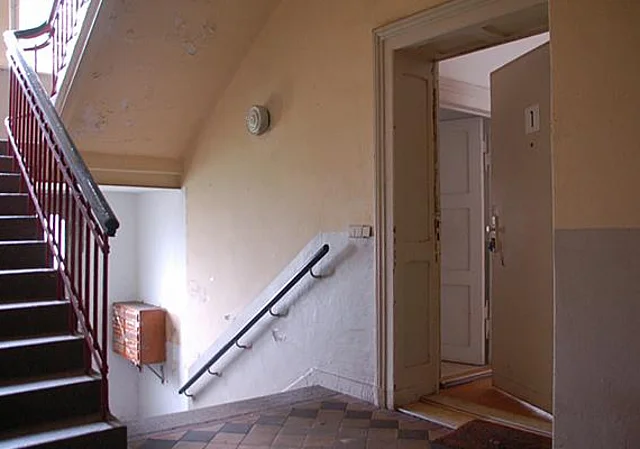 Treppenhaus Erdgeschoss, Wohnung 1