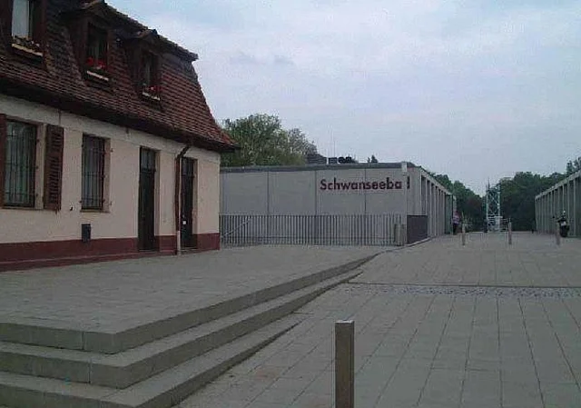 Eingangsbereich Westseite