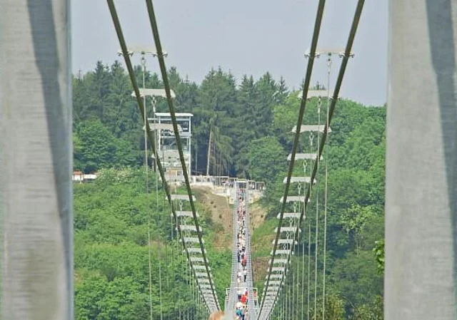 Rappbodetalsperre, Blick über die Hängebrücke nach Nordwest