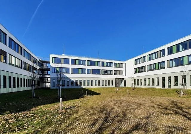 Innenhof Neubau und Erweiterungsbau
