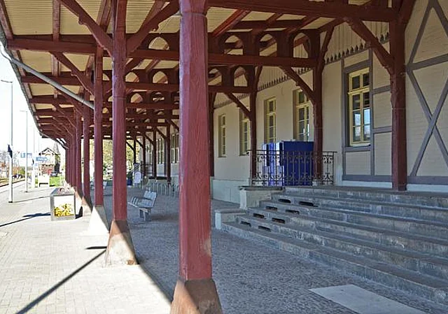 Eingangsbereich am Bahnsteig