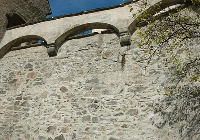 Oberburg, Mauer und Gang