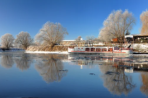 Schifffahrt am Naumburger Blütengrund Schifffahrt am Naumburger Blütengrund