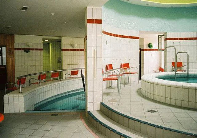 Sauna, Warmbecken, Ruheraum