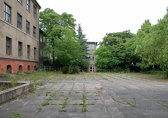 Außenansicht, Schulhof nach Nordwest