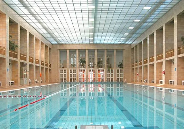 50 m-Schwimmhalle