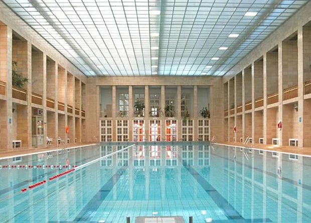 50 m-Schwimmhalle 